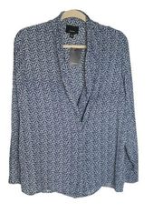 NWT Lumière Surplice Front Button Blouse | Blue Zig Zag | Large