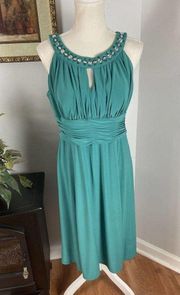 Sangria Woman’s Green Round Neck Sleeveless Knee Length Dress 12P Embellished