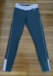 Sport Gray with Pink & White Inside Pocket Athletic Leggings, size XS