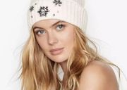 Victoria's Secret Snowflake Sparkle Pom Pom Beanie