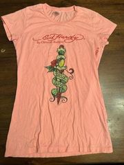 pink t shirt size medium