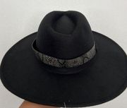 NWT forever 21 Black Hat with Faux snakeskin belt