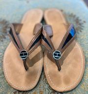 Tommy Hilfiger faux leather tan and black thong sandals in size 8