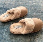 NWT! Chinese Laundry Faux Fur Slippers Slides XS / S Womens 6 - 7