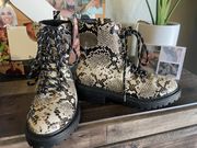 Pretty Little Thing Combat Boots