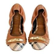 Authentic Women’s Burberry flats size 37 is size 5/6