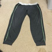 Zobha Women’s Large Short Joggers Sweatpants Grey with Green Stripes