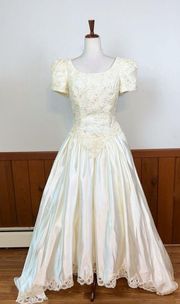Pristine Vintage 1980s/90s Alfred Angelo Wedding Gown!
