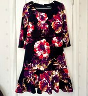 Fitted Floral Printed Dress w. Flounce Hem