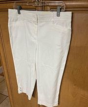 White Capris Size 10p StudioWorks