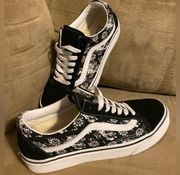 Vans Old Skool Lace Up Flash Skulls Black White Suede Skate Shoes