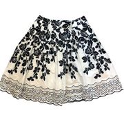 Petites Black White Full Pleated Skirt Sz. 10P Floral Lined Crochet Hem