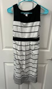 Size Medium Black & White Maternity Dress