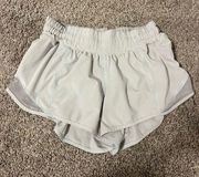 Lululemon Hotty Hot shorts 2.5 in