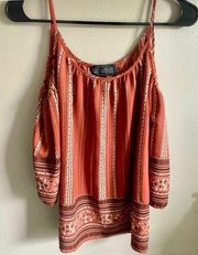 ☀️SIZE SMALL☀️DEEP RED RUST PRINTED BOHEMIEN COLD SHOULDER TOP🍃