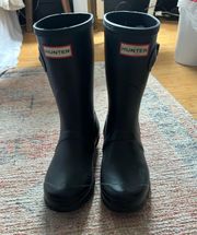 Black Rainboots