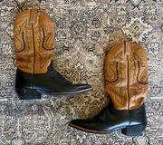 Vintage Leather Embroidered Cowboy Western Boots in Caramel Brown/Black - 8