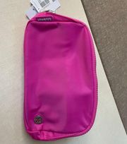 everywhere belt bag 1L sonic pink