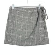 Honey Punch Skirt Women's Size S Wrap Around Plaid with Tie on Side Black/Gray