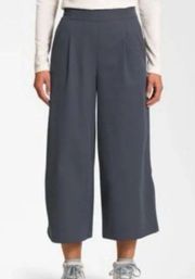 The North Face Gray Relaxed Fit Standard Wide Leg Pants. NWT! Size 10