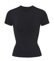 Soft smoothing seamless t-shirt