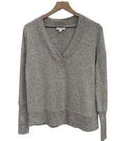 Evereve Grey V-Neck Long Sleeve Sweater XS
