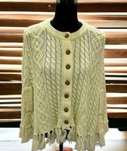 Vintage 70’s/80s Acrylic Knit Fringed Button Sweet Poncho Cape‎ One Size