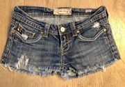 Adorable  distressed shorts. Sz 27