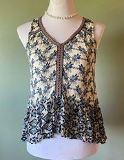 Patrons of peace floral tank top size small