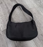 black shoulder bag