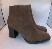 Kelly & Katie Yona Java boot 7.5M 4" shaft height 10" leg opening 3" block heel