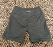 Aurola Shorts