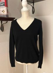 Soft 100% cashmere black size small long sleeve sweater