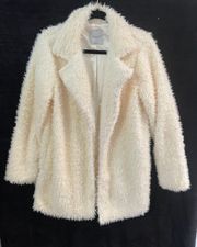 Cream Faux Fur Teddy Coat sz M fully lined with front hip pockets