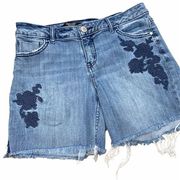 Simply vera Wang denim mid rise shorts size 6 floral embroidered