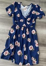 Everly Blue Floral V-Neck Mini Dress M Short Sleeve E6