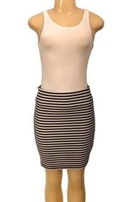 5/$30 Old Navy Sz S Women’s Striped Pencil  Skirt