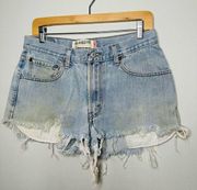 Levi’s Vintage  550 Relaxed Fit Denim Custom Cut Frayed Edges Denim Shorts Size32