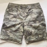 Chico’s women’s green camo chino relaxed shorts, size 12