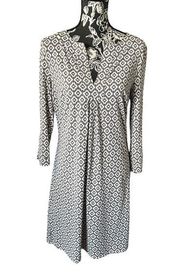 Ellie Kai Long Sleeve Dress V neck stretchy size 10 white gray