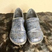 BOC Born Concept Peggy Paisely Embossed Slip On Clogs Women’s 7.5  Blue