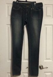 Torrid jeans straight leg women’s size 12. 9”‎ rise. 19” across waist. 34 inseam