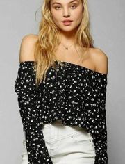 Ninas by Stone Cold Fox Bellsleeve Floral Print Black Crop Top-XS