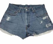 Levi’s  550 Relaxed fit High Rise Cut off Mom Jean shorts Size 6