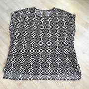 𝅺Atmosphere Ikat‎ Print Cap Sleeve Top | Black/White Size 10