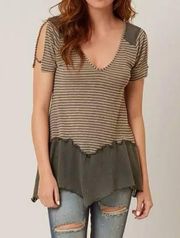 Gimmicks BKE Striped Back Button Short Sleeve V Neck Pullover Top Gray White M