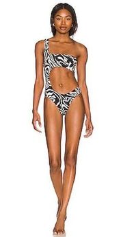 One Shoulder Cutout One Piece in Black Multi
WeWoreWhat