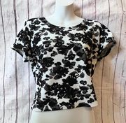 Black & White Floral Top Size Med  Short Sleeve Oversized