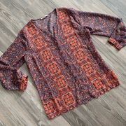 Violet + Claire Buttoned Blouse w Printed Design size M