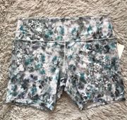 Lululemon Align High Rise Short 8” in Kaleidofloral Multi 20